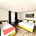 Burghotel فندق