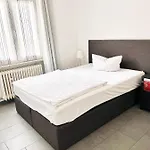 Burghotel 3* لاروش
