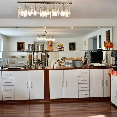 Burghotel فندق